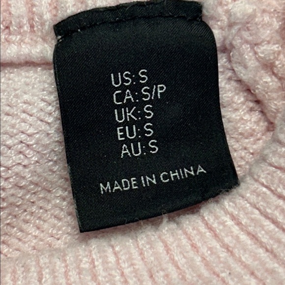 TAHARI SOFT PINK CABLE KNIT ROUND NECK PULL OVER SWEATER SZ S - Picture 2 of 12